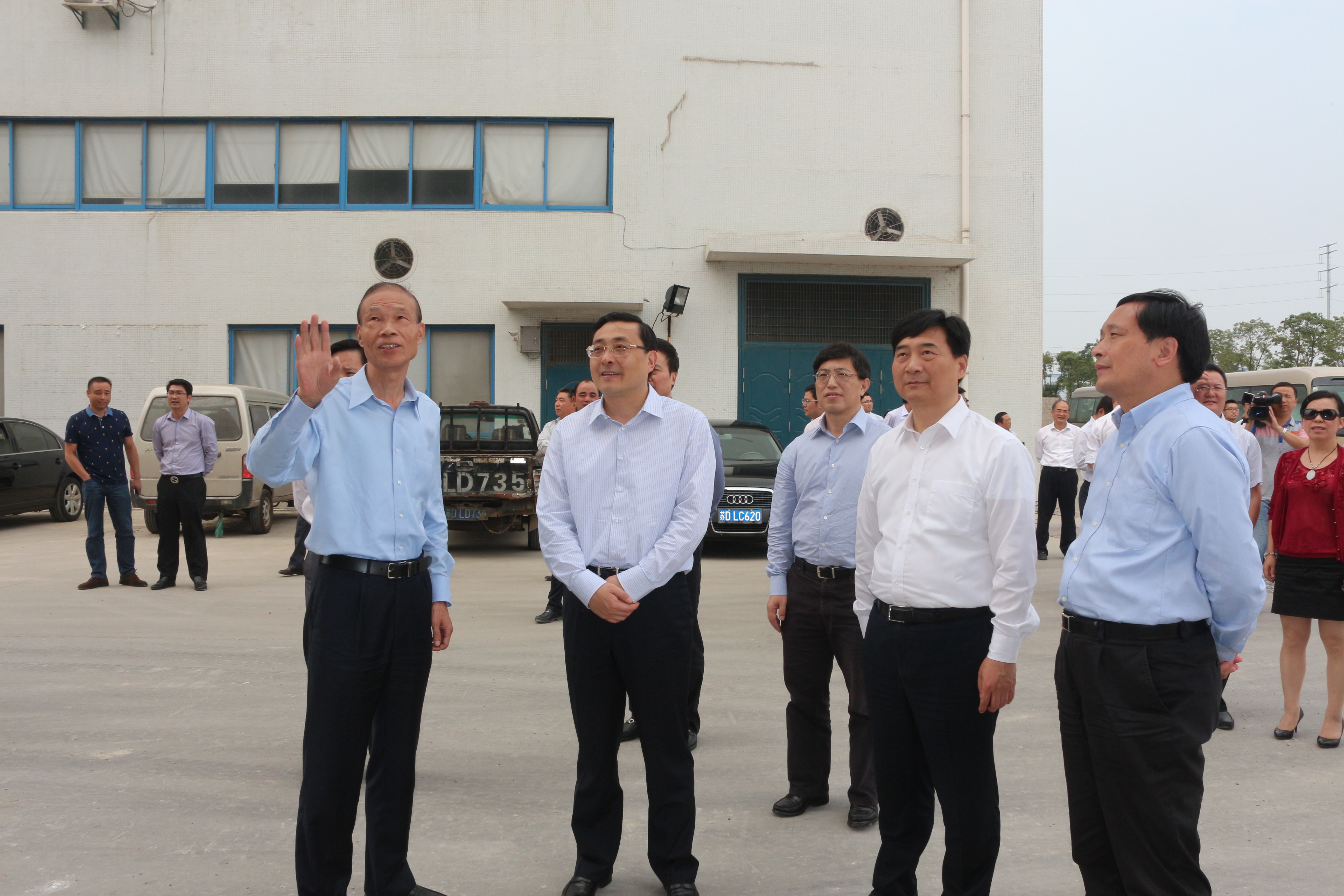 10月10日，常州市市長(zhǎng)費(fèi)高云一行來上上電纜督查西廠區(qū)三期工程建設(shè)情況